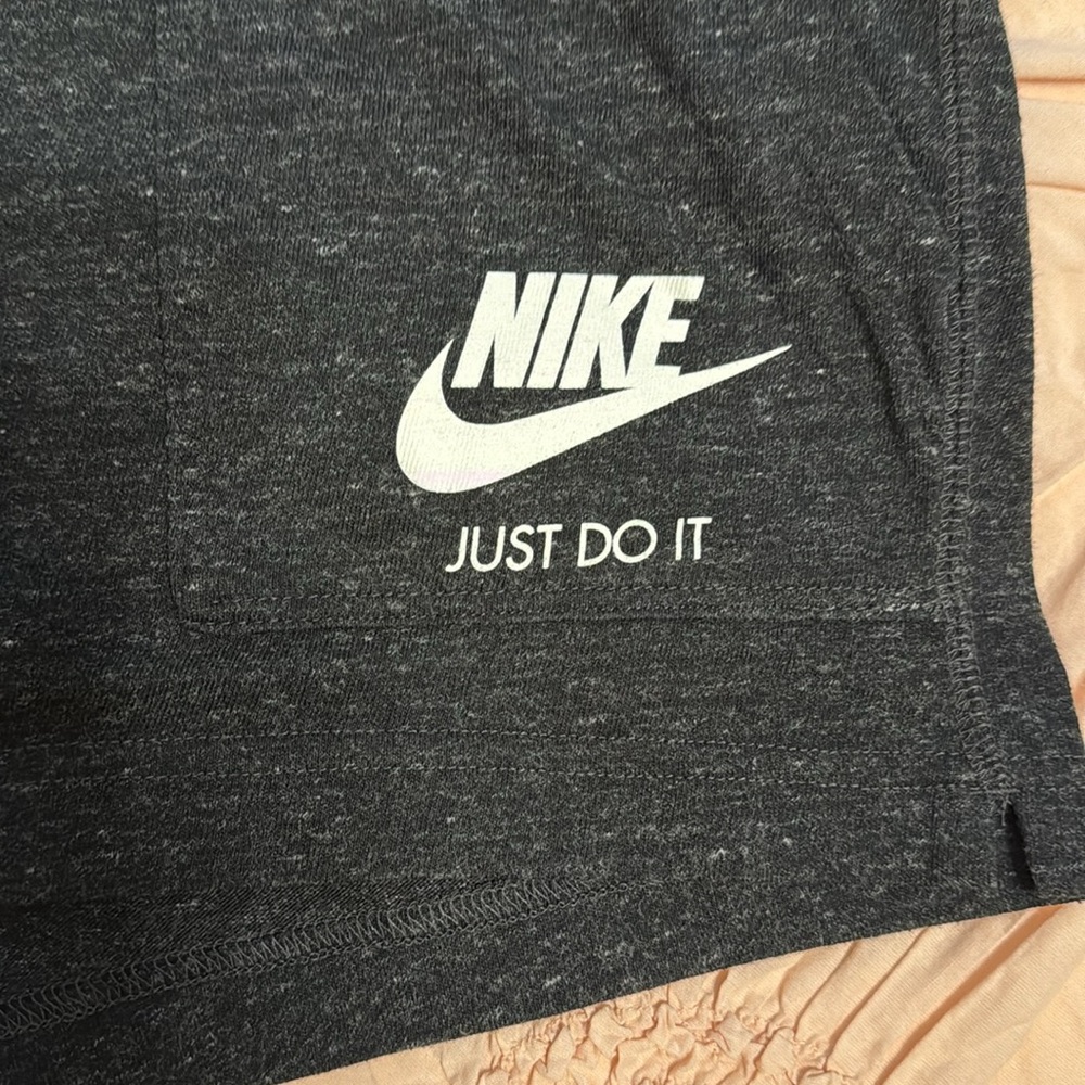Nike Vintage Just Do It Shorts - Picture 3 of 9